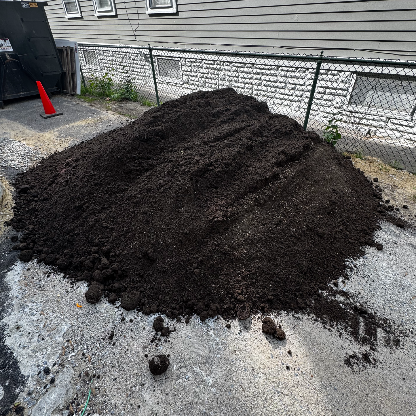 Topsoil Loam ½" Screened