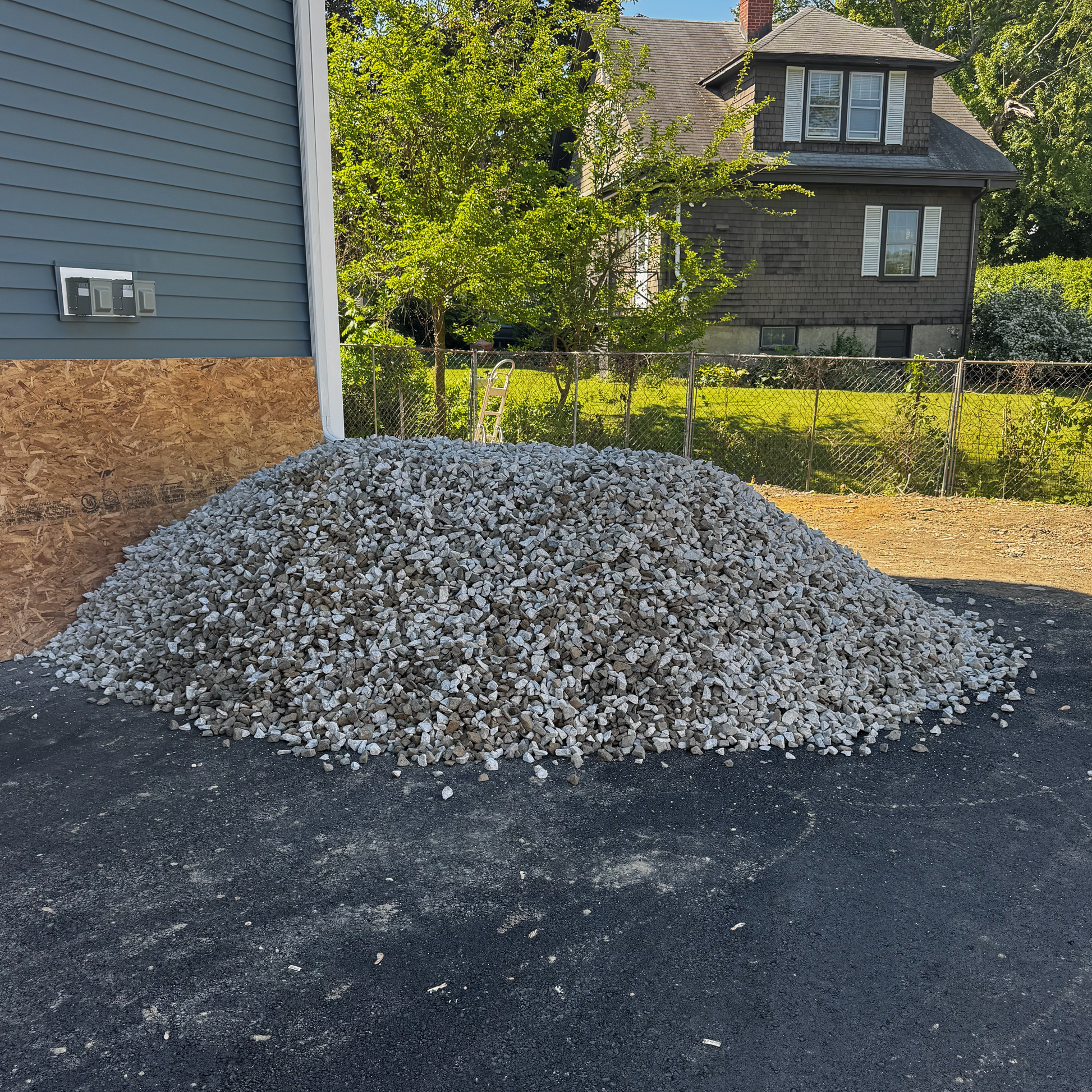 #4 crushed granite ballast for deep drainage and foundation backfill